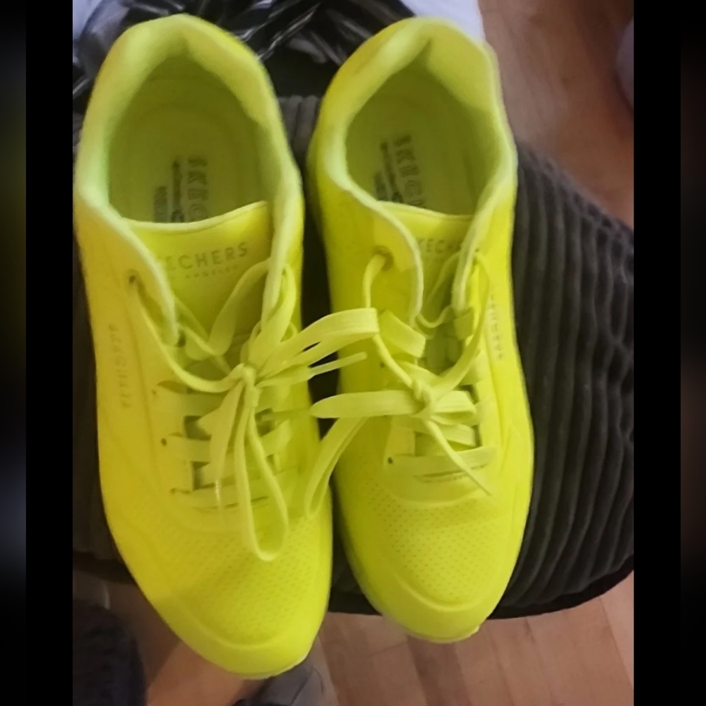 Skechers uno shoes
